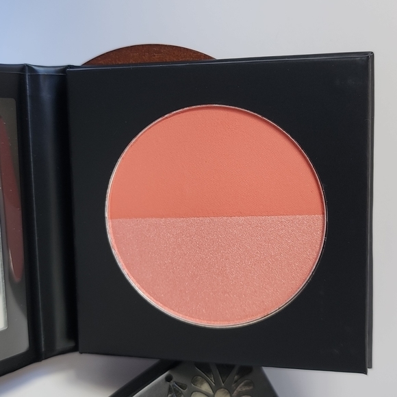 Araceli Las Flores Blushes - Dahlia & Laelia - Picture 2 of 11